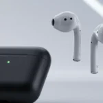AirPods Pro 3 com estojo de carregamento MagSafe, destacando o design elegante e a tecnologia avançada.