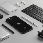 Configuração de trabalho moderna com iPhone e acessórios de produtividade em 2025